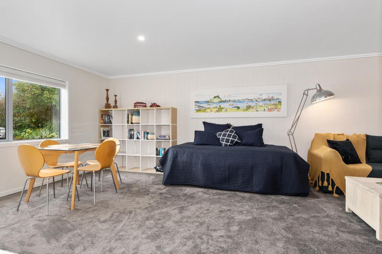 River Rest - Ruakaka Holiday Home 外观 照片
